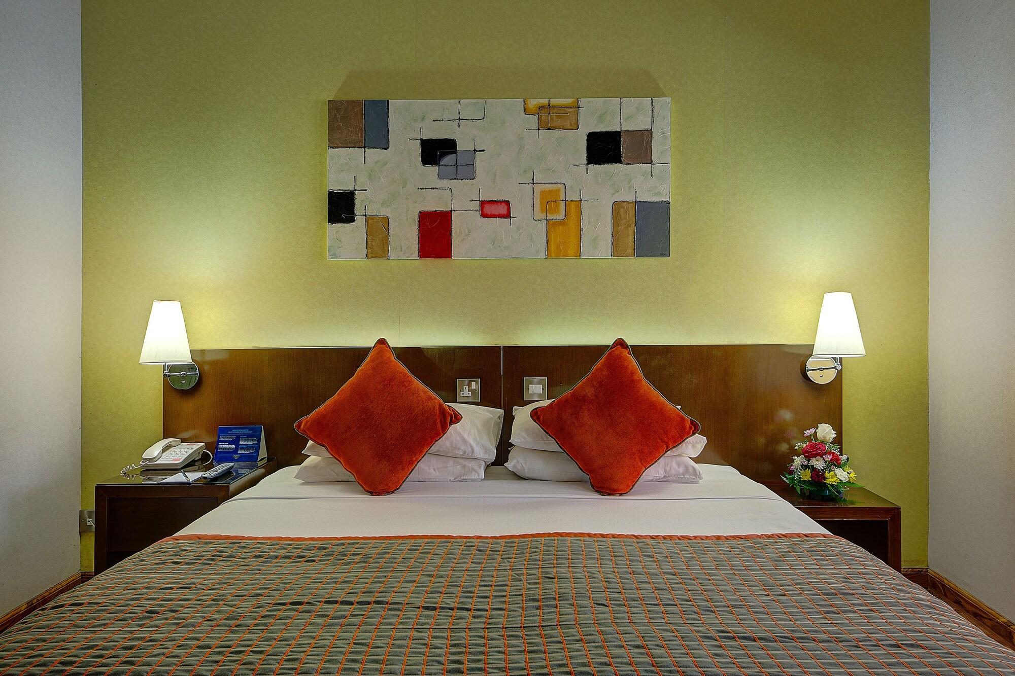 דובאי Ascot Hotel מראה חיצוני תמונה